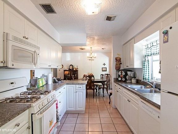 2nd image of 5312 7th Avenue Dr W