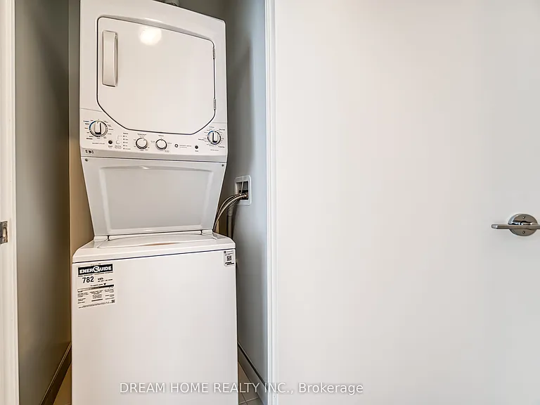 285 Dufferin St #705 — Photo 25