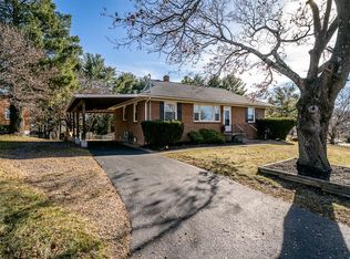 20 N Lynnhaven Dr, Staunton, VA 24401
