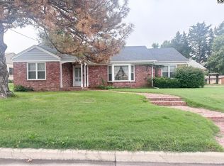 1005 Manor Rd, Pratt, KS 67124