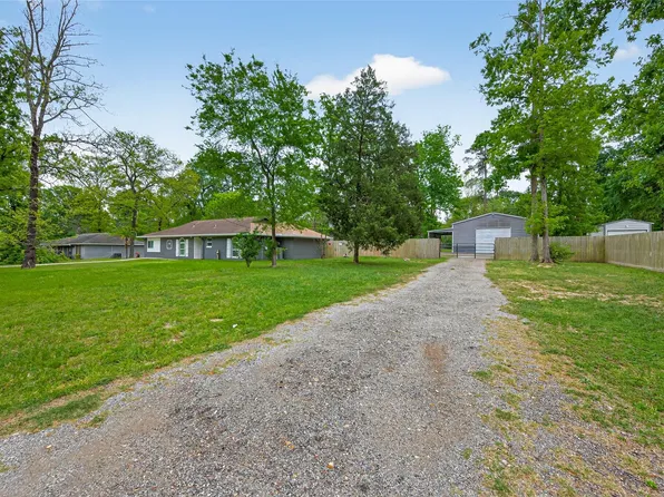 10720 Royal Forest Dr, Conroe, TX 77303