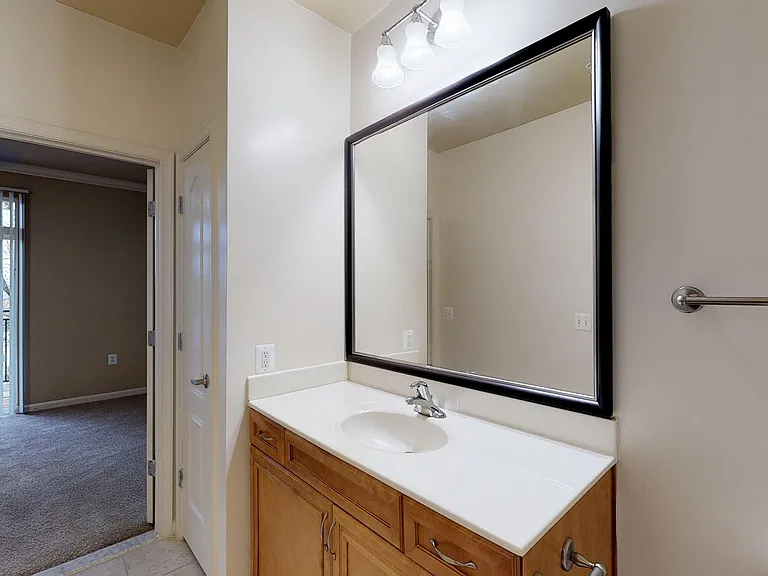 Signal Hill Apartment Homes — Photo 66