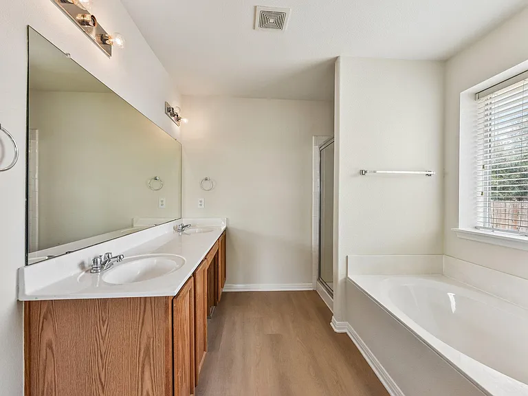 11809 Dunfries Ln — Photo 28
