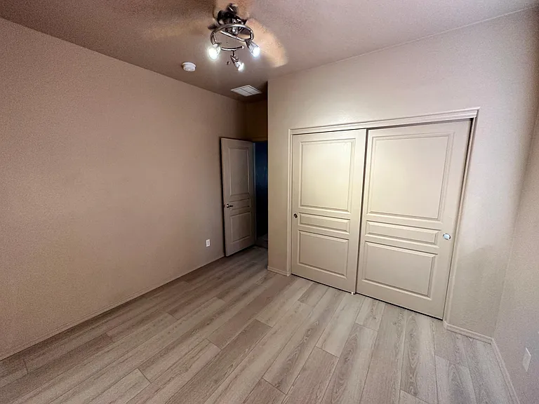 1026 W Euclid Ave — Photo 12