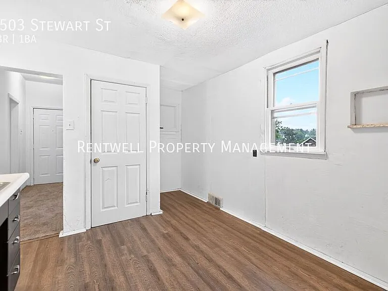 2503 Stewart St — Photo 4