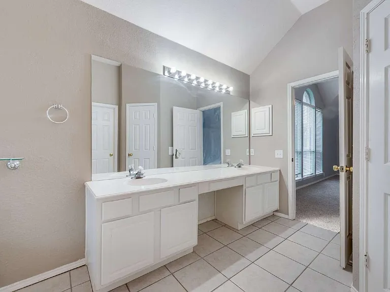 5909 Berkshire Rd — Photo 54