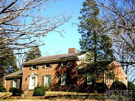 1st image of 106 Oak Hill Dr
