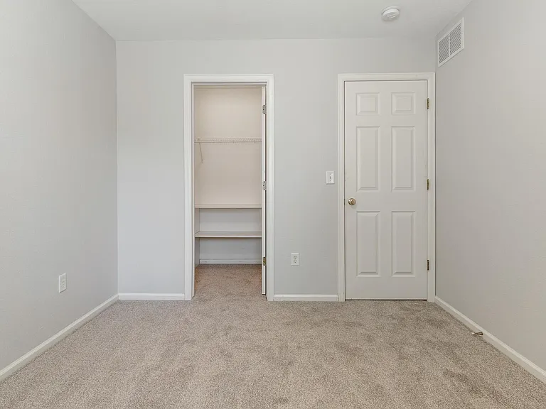 1862 Twin Lakes Cir — Photo 20