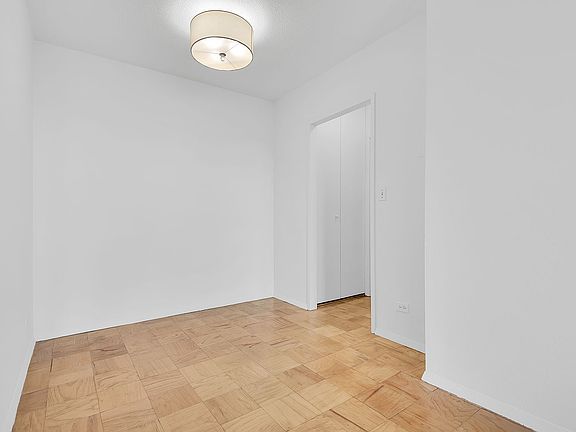 5th image of 407 Park Ave S APT 10E