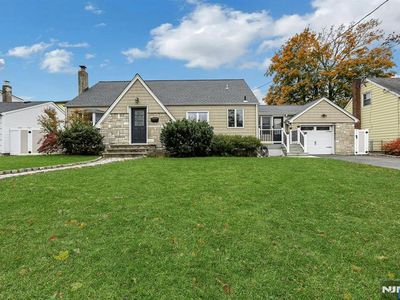 30 Gantner Ave, Elmwood Park, NJ, 07407