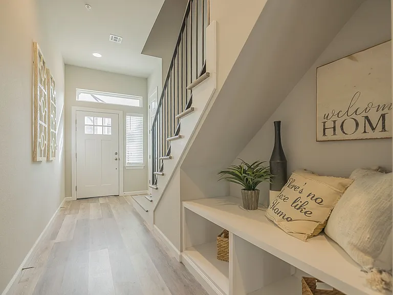 Oak Hill Townhomes: Now Offering First Month FREE! — Photo 39