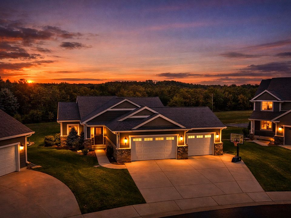 1st image of 695 Marcus Pl NE