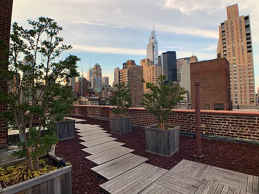 Rented by Keller Williams NYC | media 17