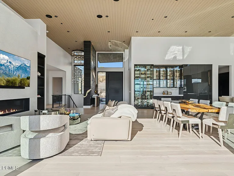 3404 E Wapiti Canyon Rd — Photo 8