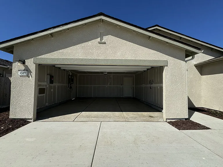 4549 Michelle Dr — Photo 2