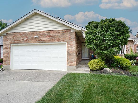 2nd image of 10 Pleasant Creek Ct