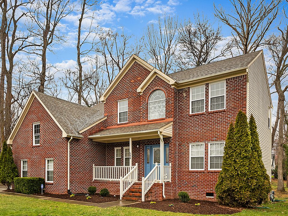 1st image of 544 Stillwater Dr
