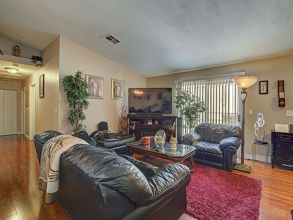 5th image of 2224 Saxton Hill Ave