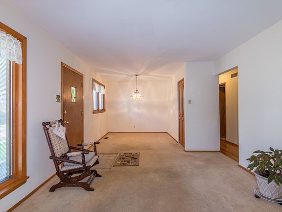 2nd image of 4741 Villa Knoll Dr