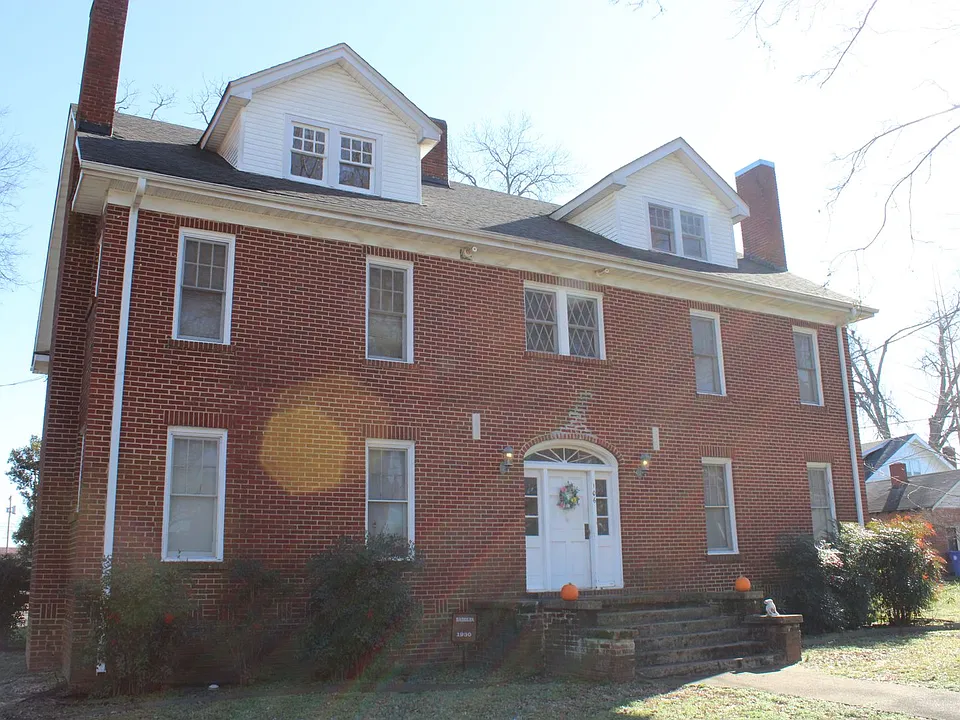 106 N Houston St #6
