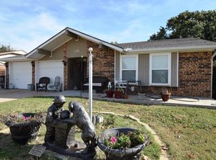 1200 Sweetgum St, Moore, OK 73160