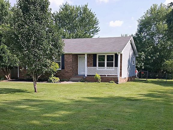 4th image of 389 Nathaniel Ct