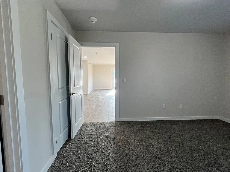 950 S Hebron Ave — Photo 22