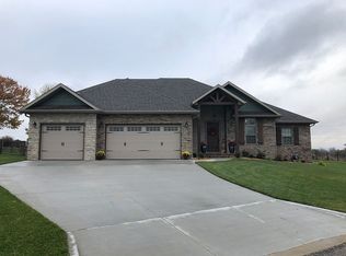 1915 N Sienna Ct, Nixa, MO 65714