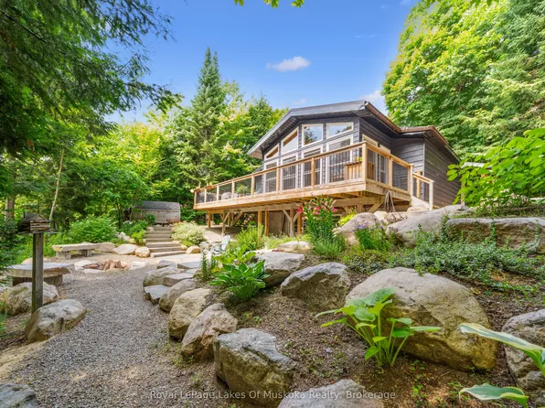 1315 Wolf Cir, Algonquin Highlands, ON P0A 1E0