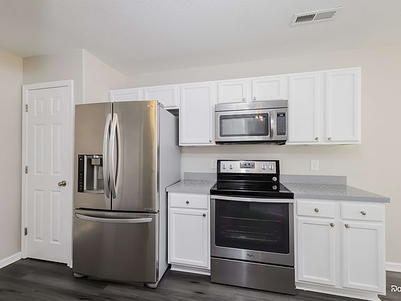 5th image of 4692 Carlton Ct