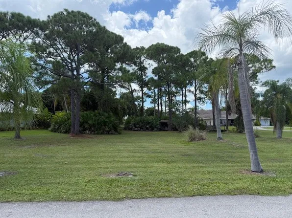5015 Deer Run Dr, Fort Pierce, FL 34951