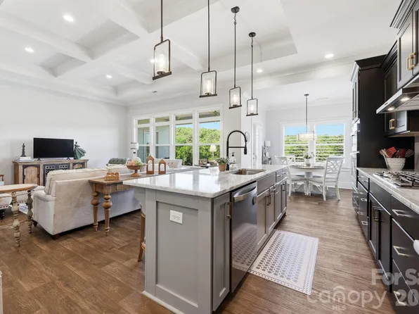 179 Canada Dr, Statesville, NC 28677