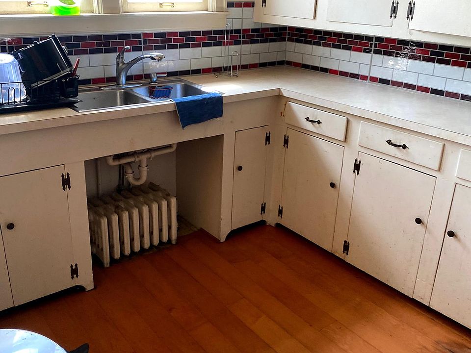 2nd image of 4548 W Jefferson Ave #1