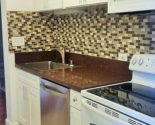 3rd image of 920 Ward Ave APT 8E