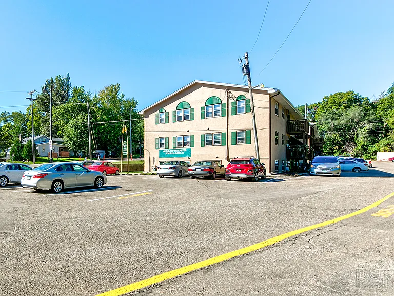 Shoreline Place Apartments — Photo 26