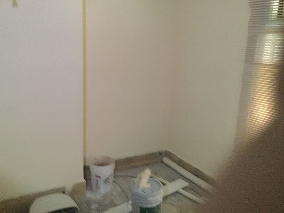 4th image of 1042 Winfield Ave