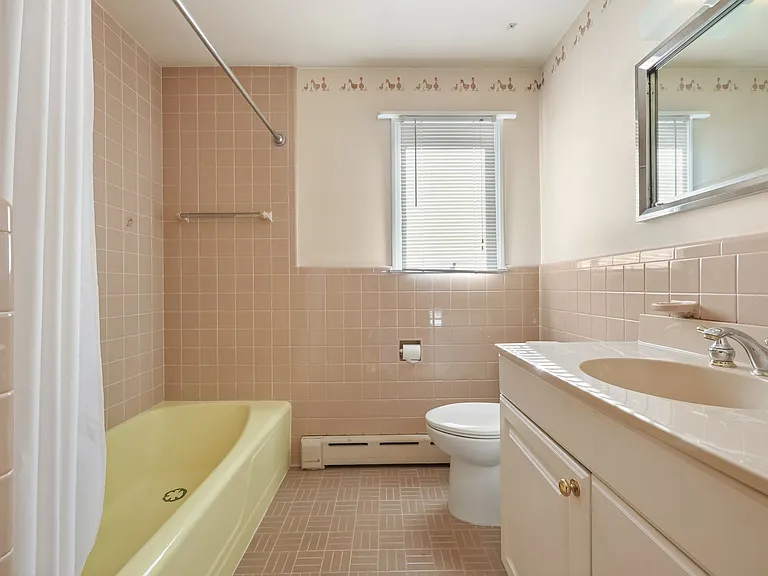 67 Barclay Dr — Photo 23