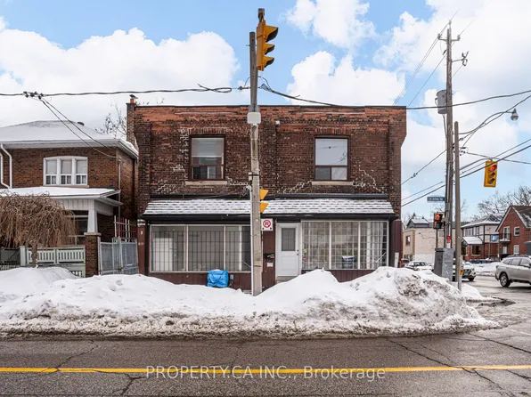 285 Saint Johns Rd, Toronto, ON M6P 1V3