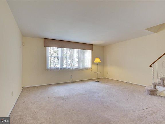 5th image of 728 Livezey Ln