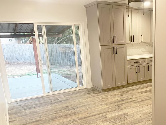 3rd image of 4271 Panorama Dr