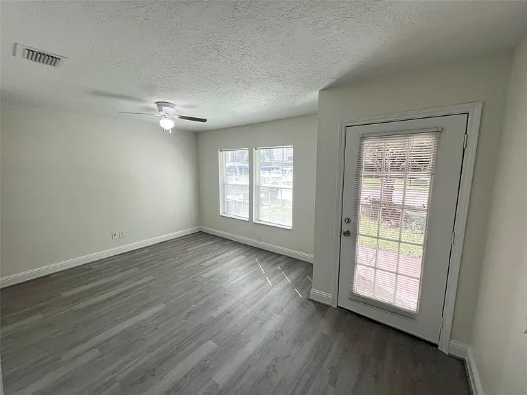 19739 Moonhollow Dr — Photo 3