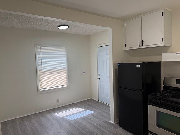 4th image of 13115 Davenport St #B