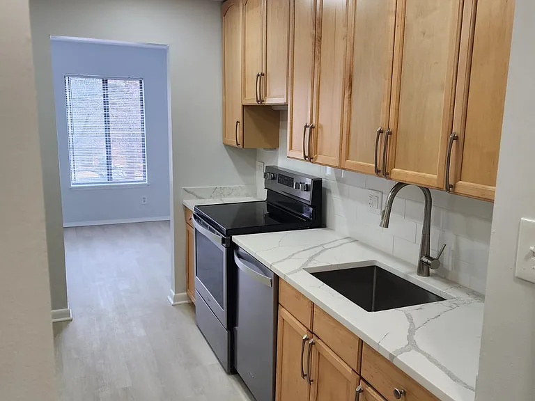 11319 Commonwealth Dr #102 — Photo 3
