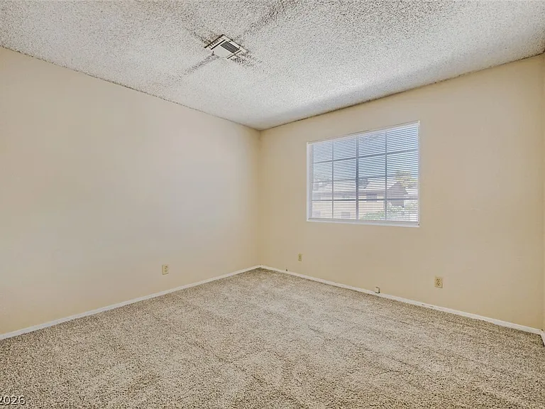 2745 Jennydiane Dr #D — Photo 11
