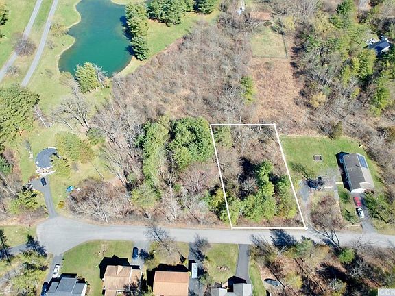 2nd image of 27 Appalachian Drive