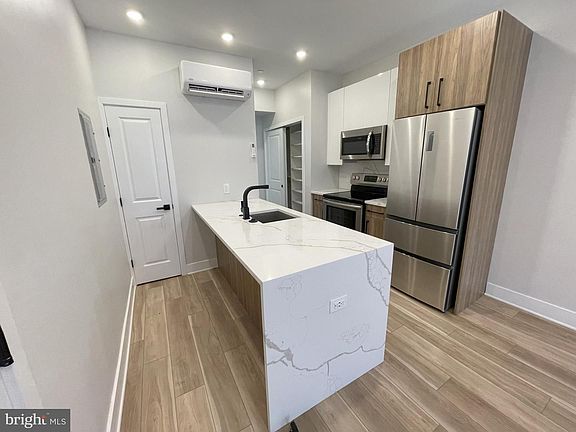 4th image of 3920 Haverford Ave