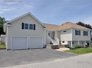 205 Curry Rd, Cranston, RI 02920