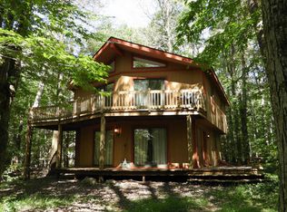 1266 Long Rifle Rd, Pocono Pines, PA 18350