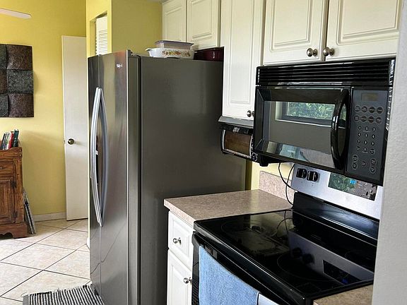 5th image of 6079 Peachtree Lane