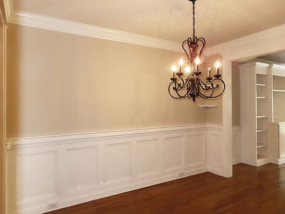 4th image of 337 Rose Walk Ln